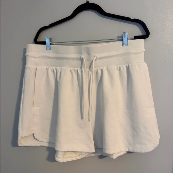 Old Navy Pants - Old Navy Women's Athletic White Shorts